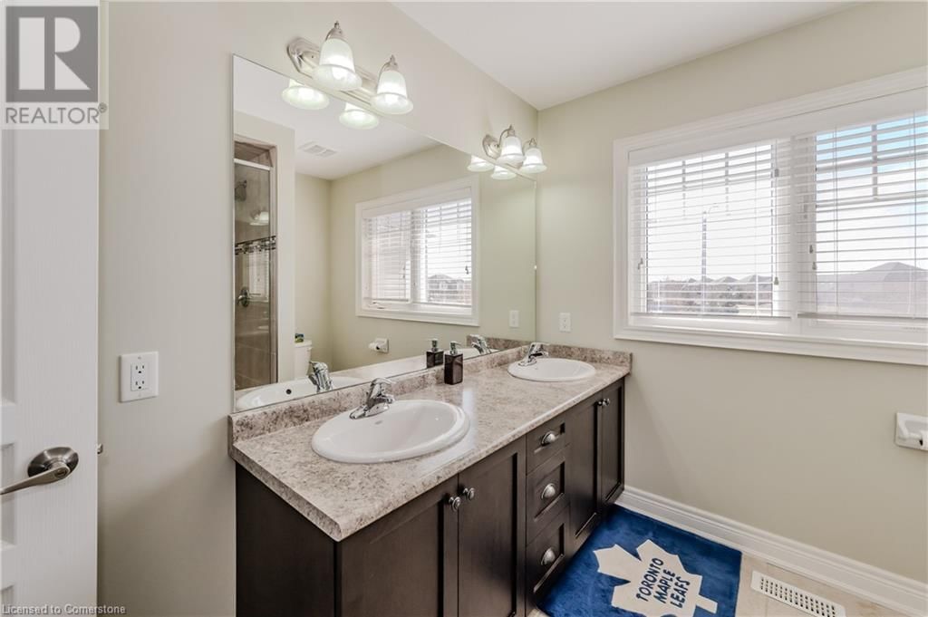 65 GOLDSCHMIDT CRESCENT Image 24