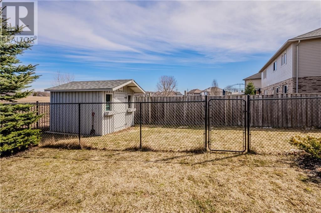 65 GOLDSCHMIDT CRESCENT Image 32