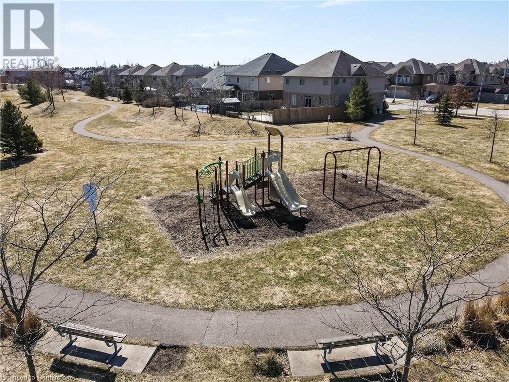 65 GOLDSCHMIDT CRESCENT Image 44