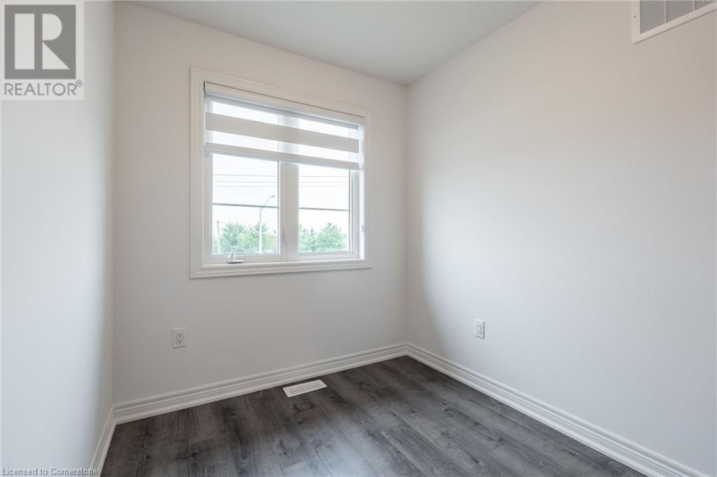 11 - 120 COURT DRIVE Image 31
