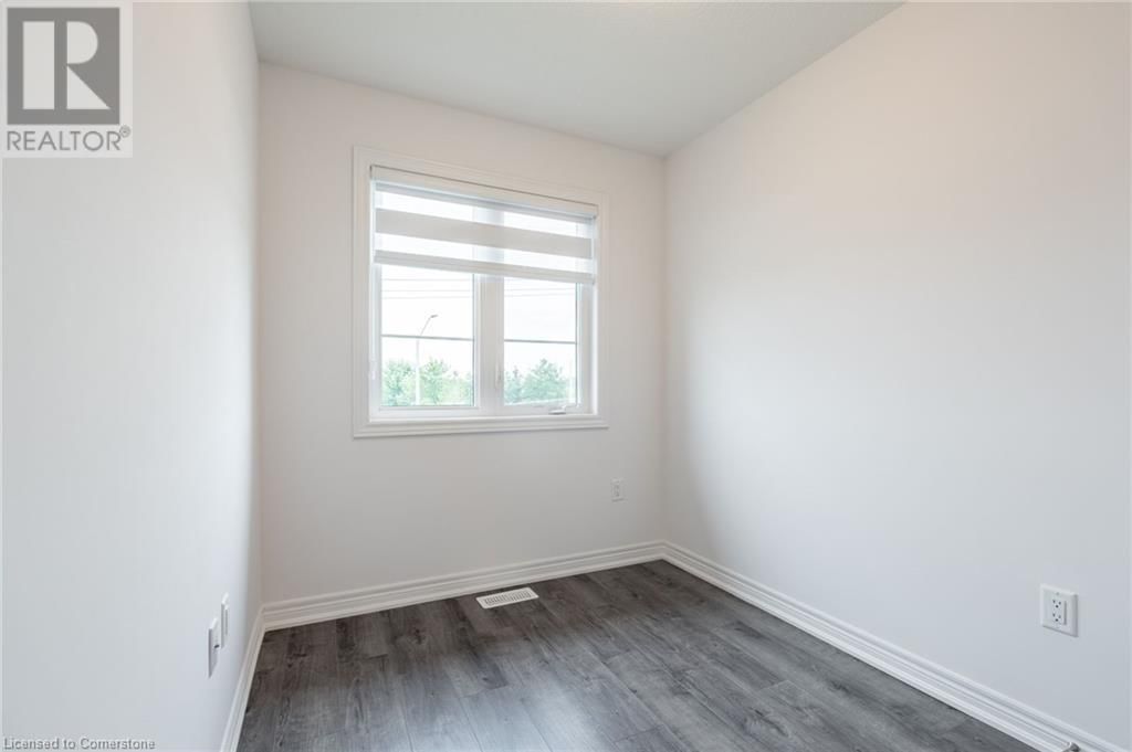 11 - 120 COURT DRIVE Image 33