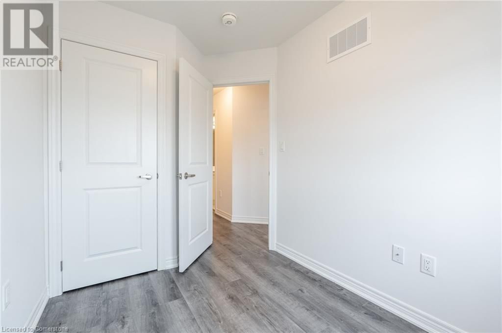 11 - 120 COURT DRIVE Image 35