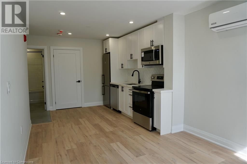 13 - 588 BARTON STREET EAST Image 7