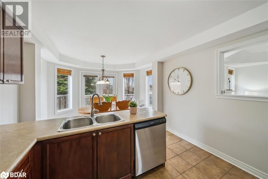 38 IAN DRIVE Image 16