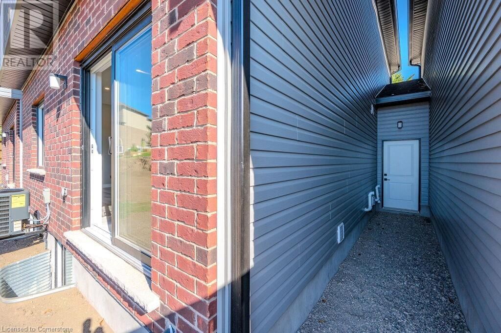 423 WOOLWICH STREET Image 36