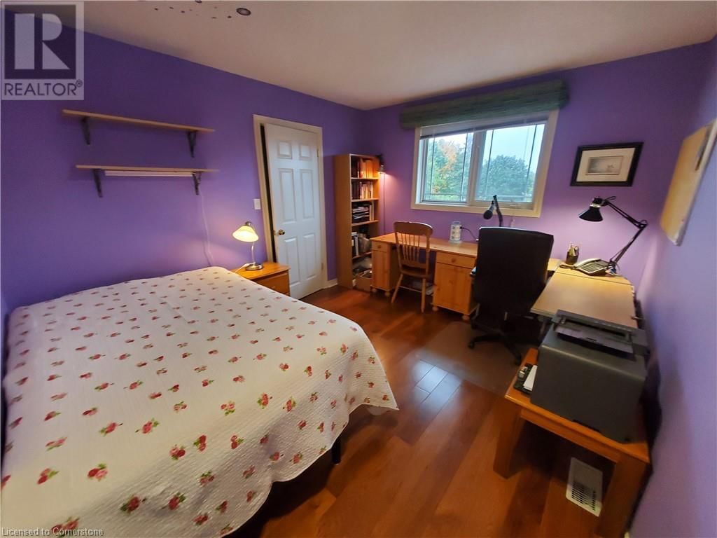 585 THORNDALE DRIVE Image 10