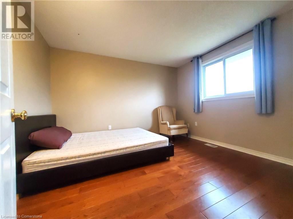 585 THORNDALE DRIVE Image 13