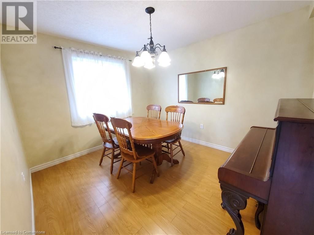 585 THORNDALE DRIVE Image 14