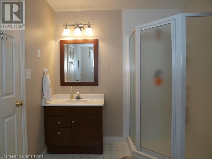 585 THORNDALE DRIVE Image 18