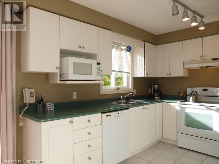 585 THORNDALE DRIVE Image 4