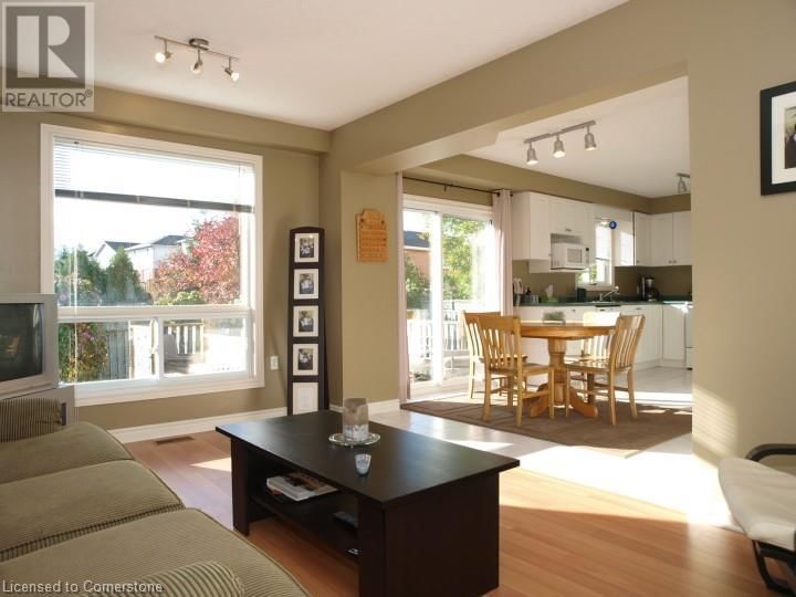 585 THORNDALE DRIVE Image 8