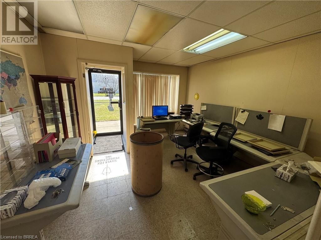 1 - 43 SPALDING DRIVE Image 3