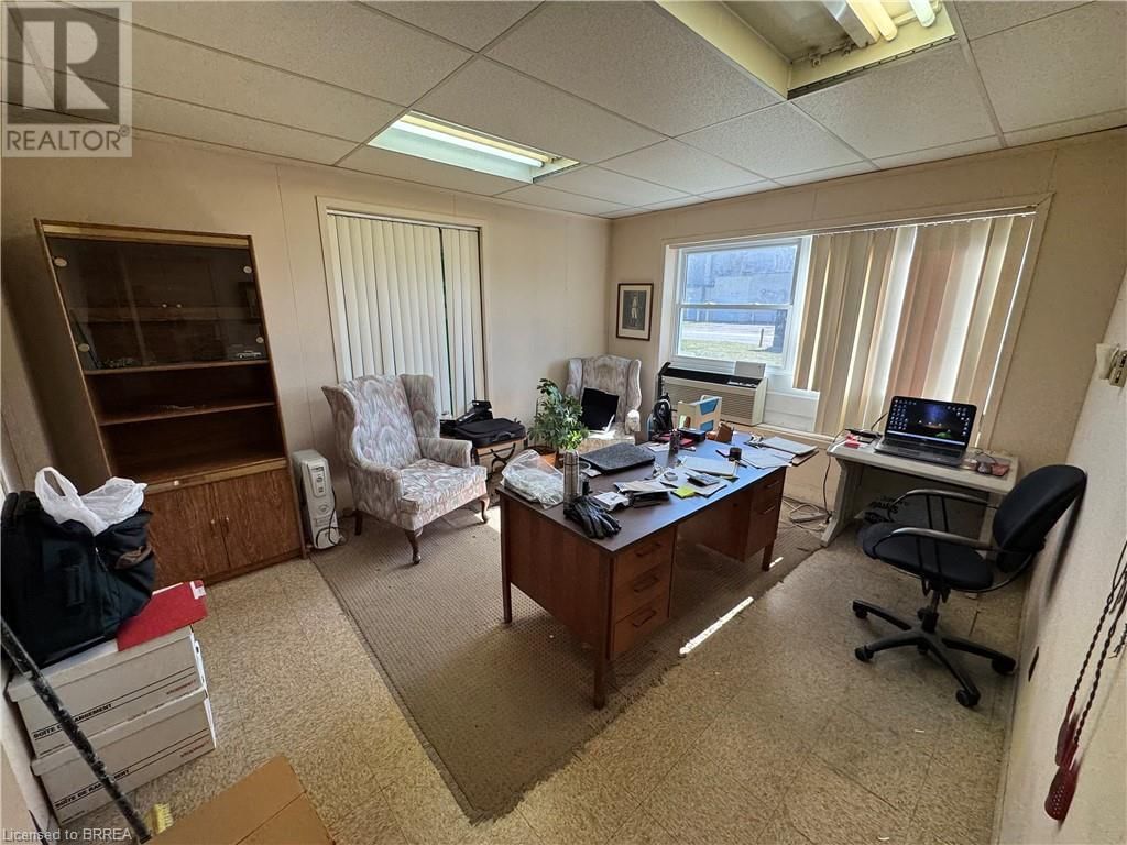 1 - 43 SPALDING DRIVE Image 4