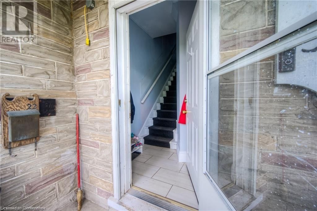 332 QUEEN STREET WEST Image 13