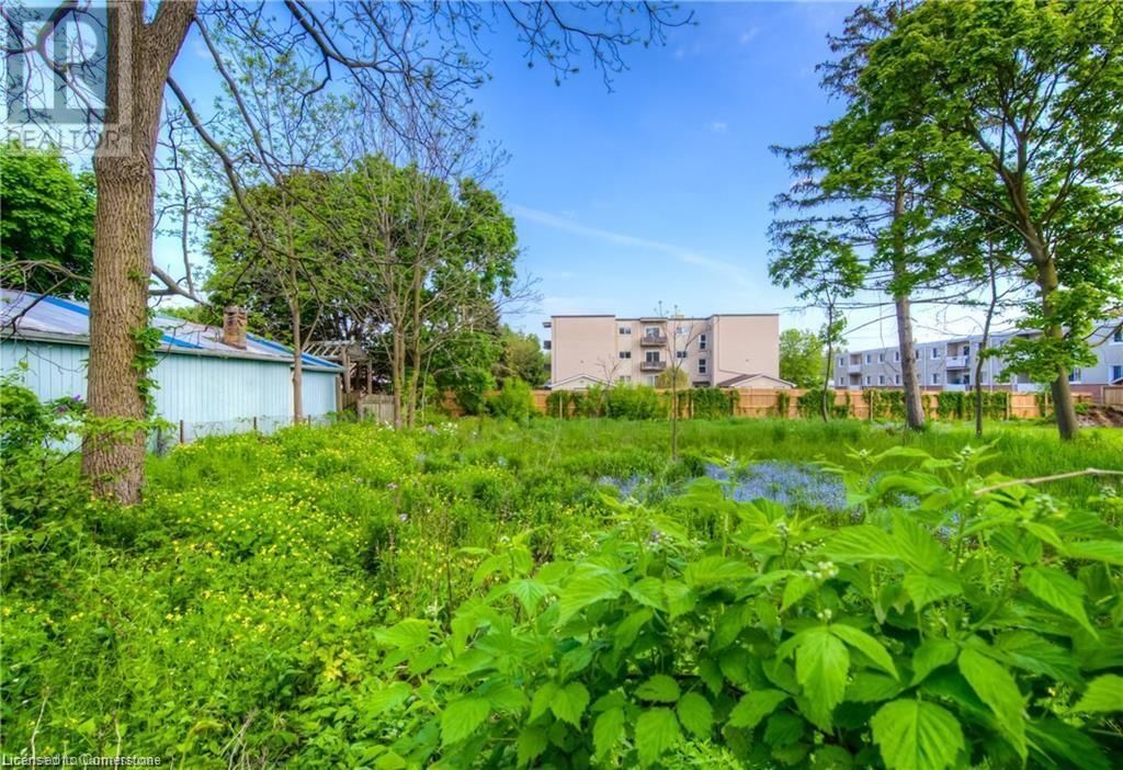 332 QUEEN STREET WEST Image 9