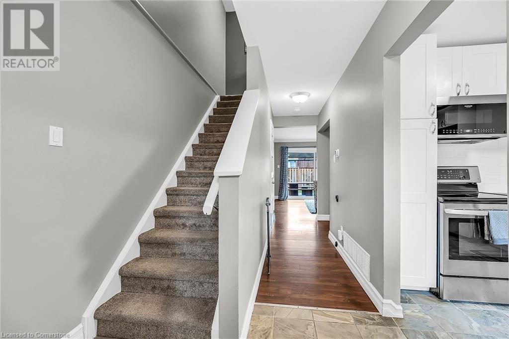 63 - 45 QUEENSLEA DRIVE Image 5
