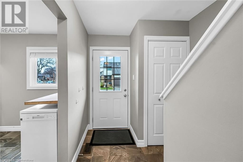 63 - 45 QUEENSLEA DRIVE Image 6