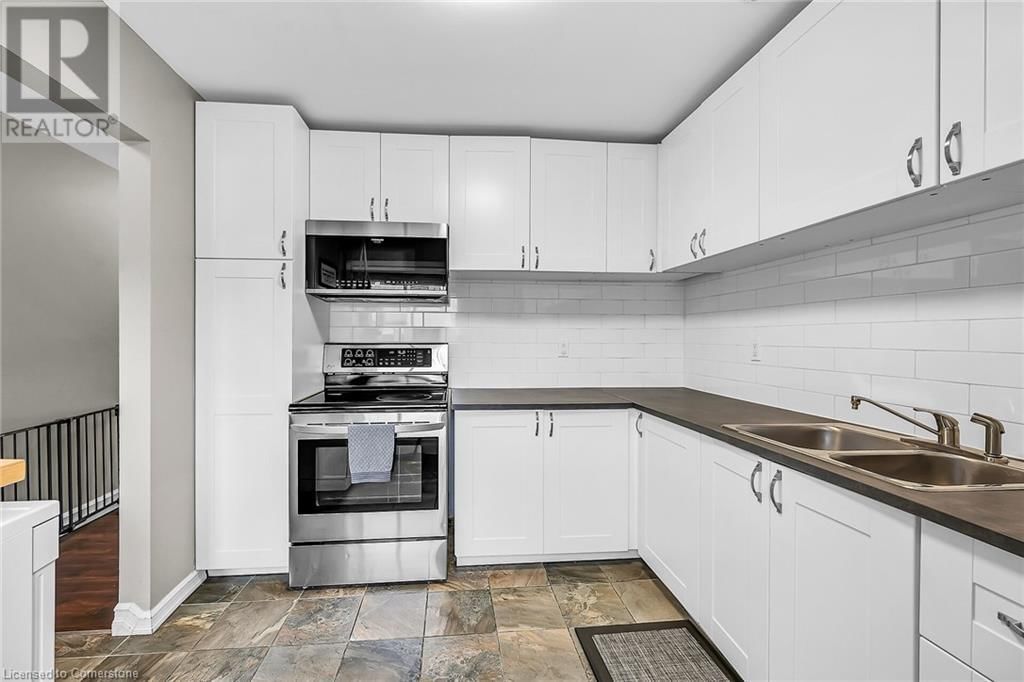 63 - 45 QUEENSLEA DRIVE Image 8