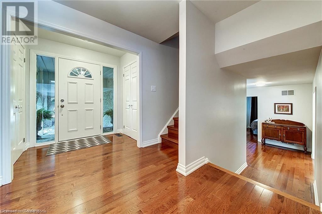170 CAVENDISH COURT Image 16