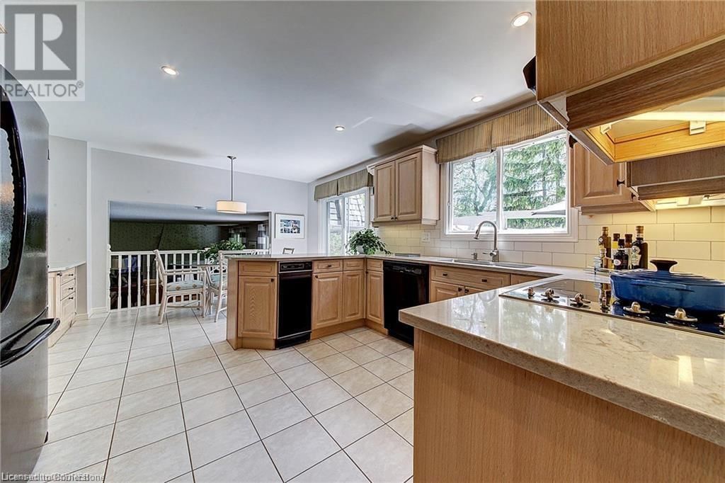 170 CAVENDISH COURT Image 24
