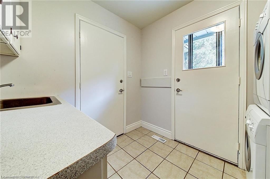 170 CAVENDISH COURT Image 33