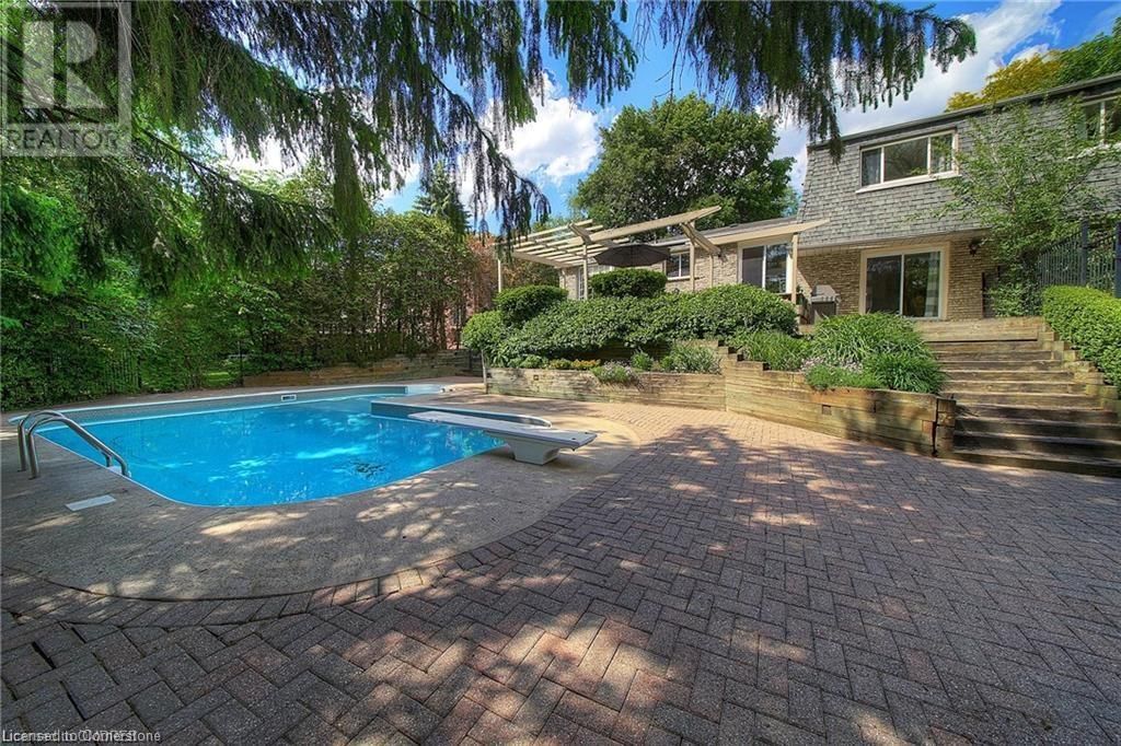 170 CAVENDISH COURT Image 47