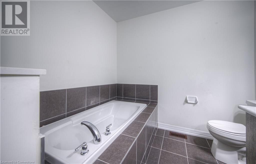 67 CROSSMORE CRESCENT Image 31