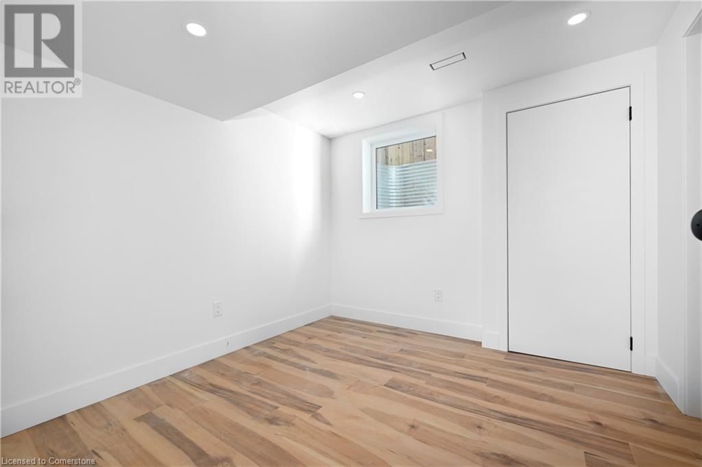 B - 111 IRWIN AVENUE Image 15
