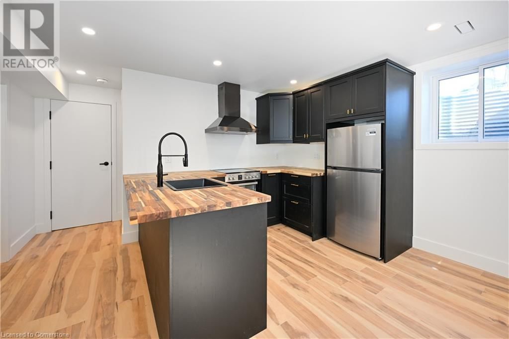 B - 111 IRWIN AVENUE Image 7