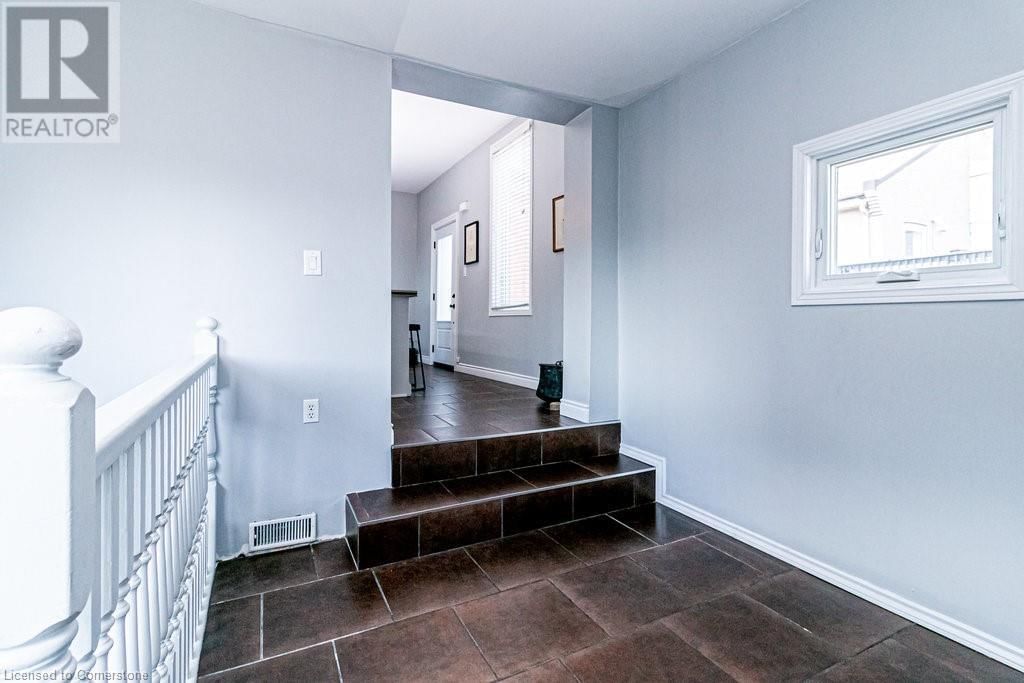 186 NAPIER STREET Image 20