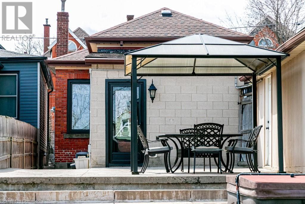 186 NAPIER STREET Image 33