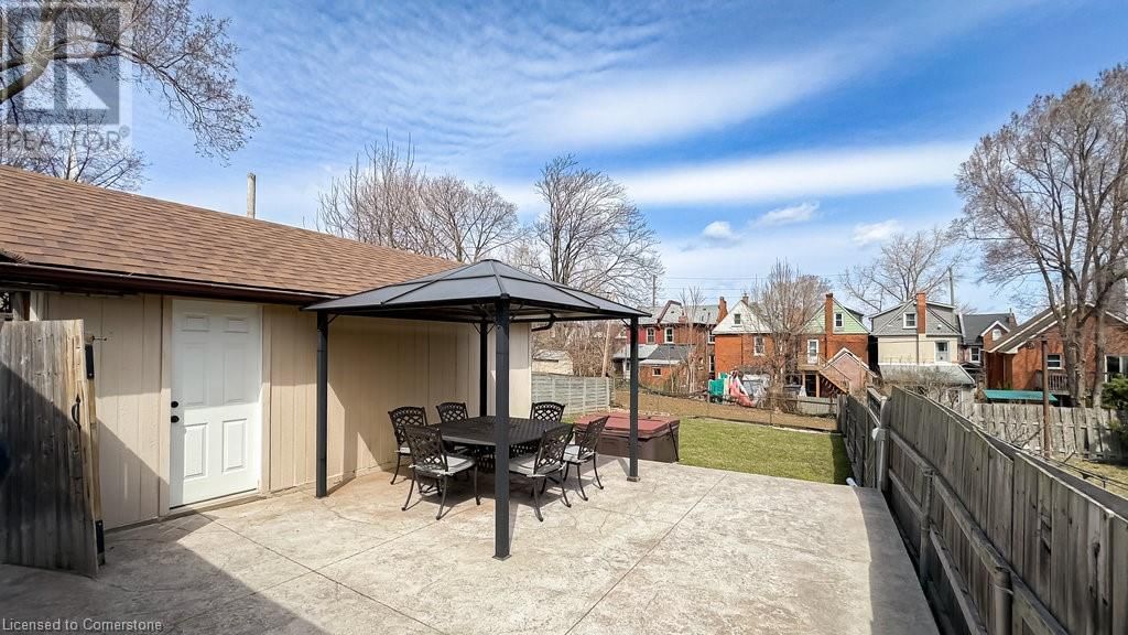 186 NAPIER STREET Image 35