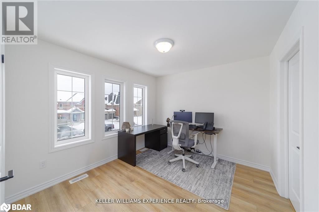 26 SANFORD CIRCLE Image 14