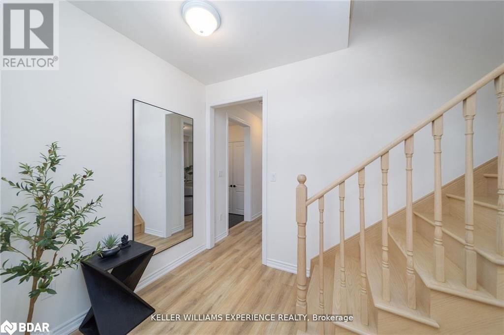 26 SANFORD CIRCLE Image 4