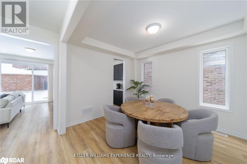 26 SANFORD CIRCLE Image 5