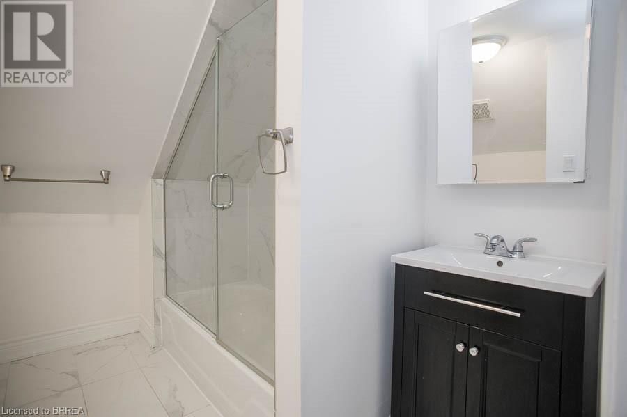 4 - 3 BALMORAL AVENUE SOUTH Image 10