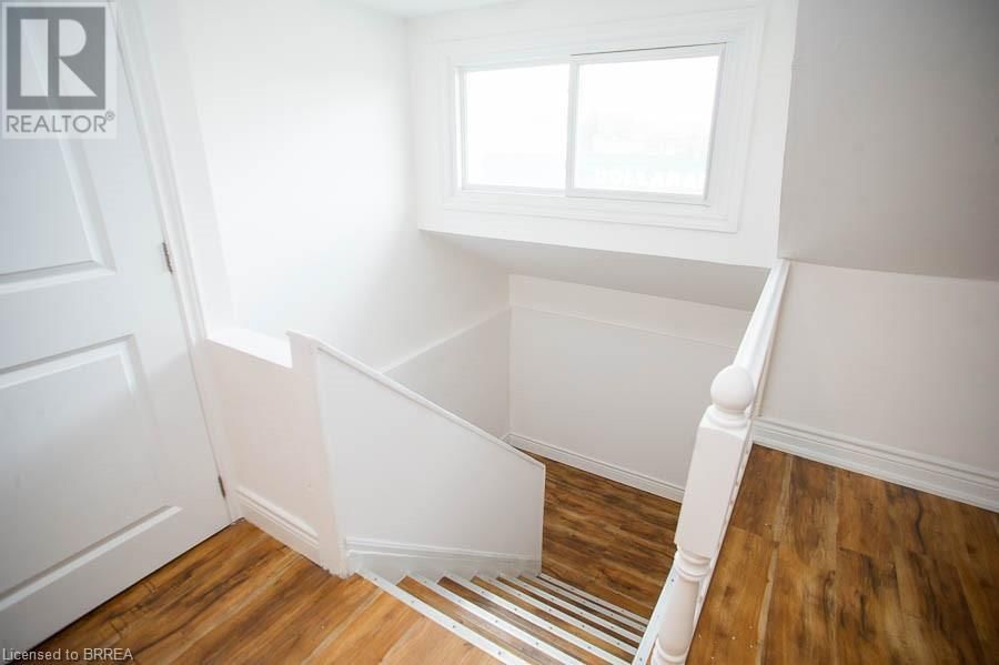 4 - 3 BALMORAL AVENUE SOUTH Image 11