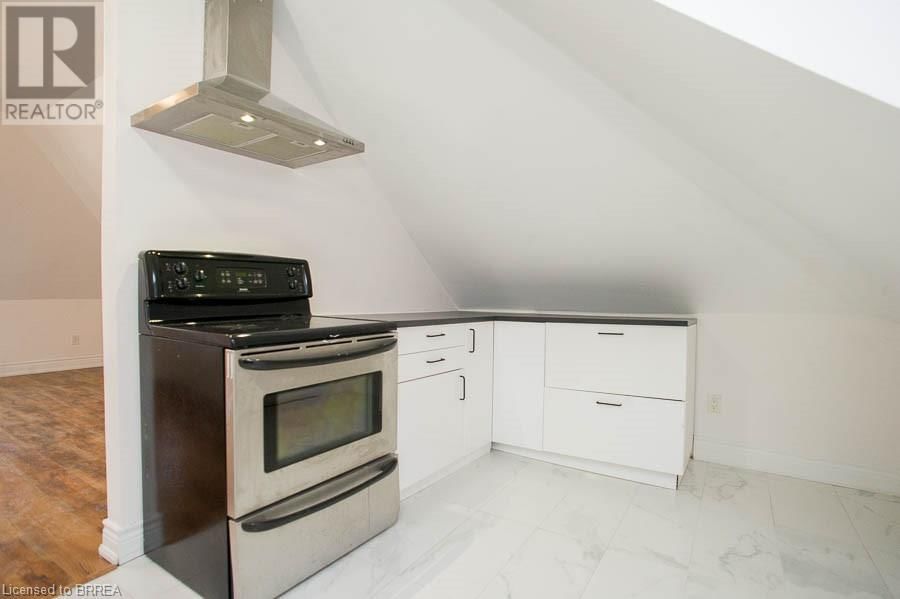 4 - 3 BALMORAL AVENUE SOUTH Image 5