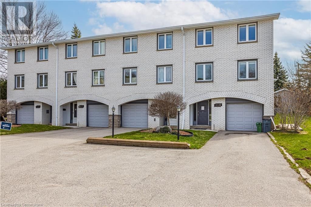 210 HOMESTEAD CRESCENT Image 1