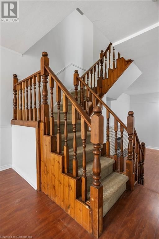 210 HOMESTEAD CRESCENT Image 16