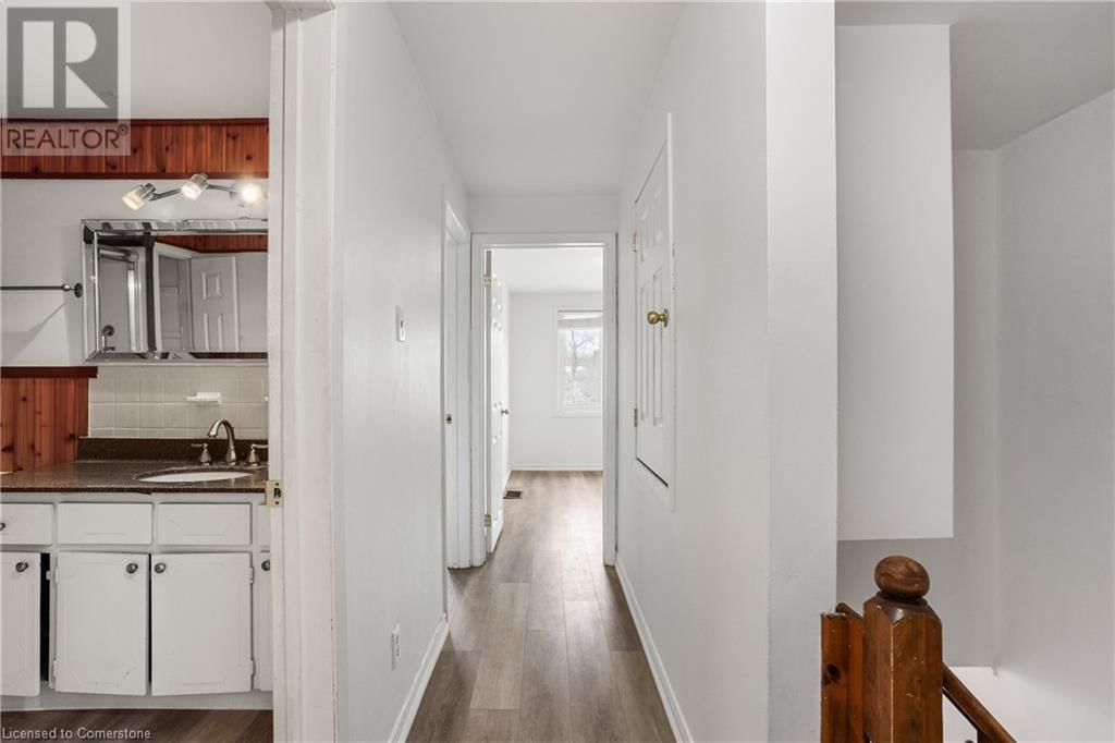 210 HOMESTEAD CRESCENT Image 17
