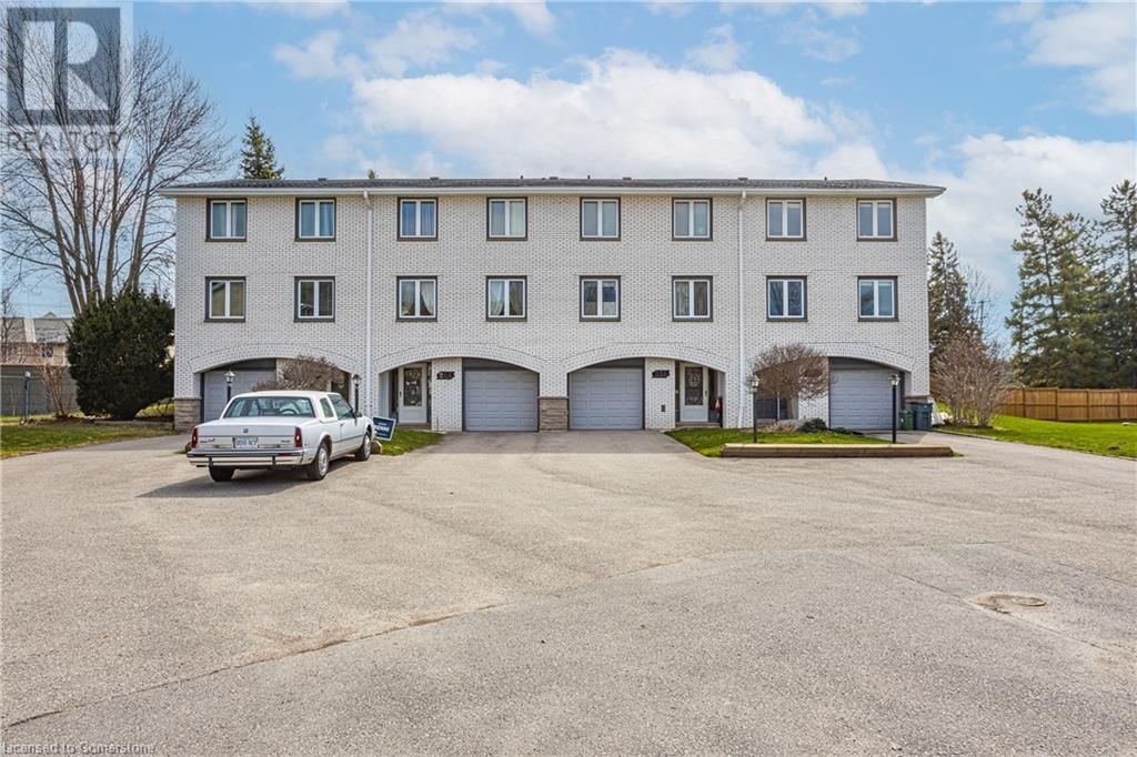 210 HOMESTEAD CRESCENT Image 2