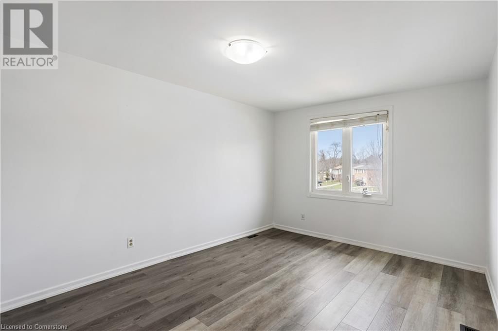 210 HOMESTEAD CRESCENT Image 23