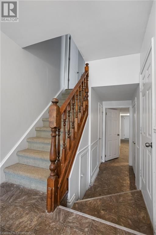 210 HOMESTEAD CRESCENT Image 26