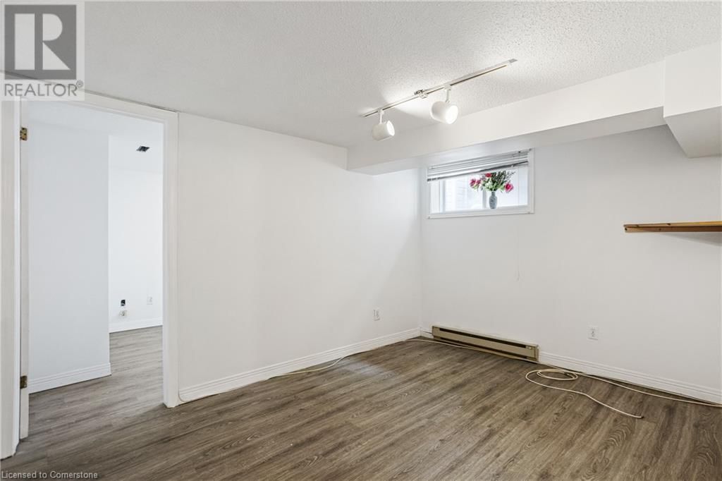 210 HOMESTEAD CRESCENT Image 28