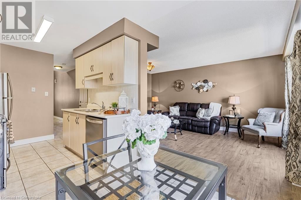 40 - 104 FRANCES AVENUE UNIT 40 Image 10