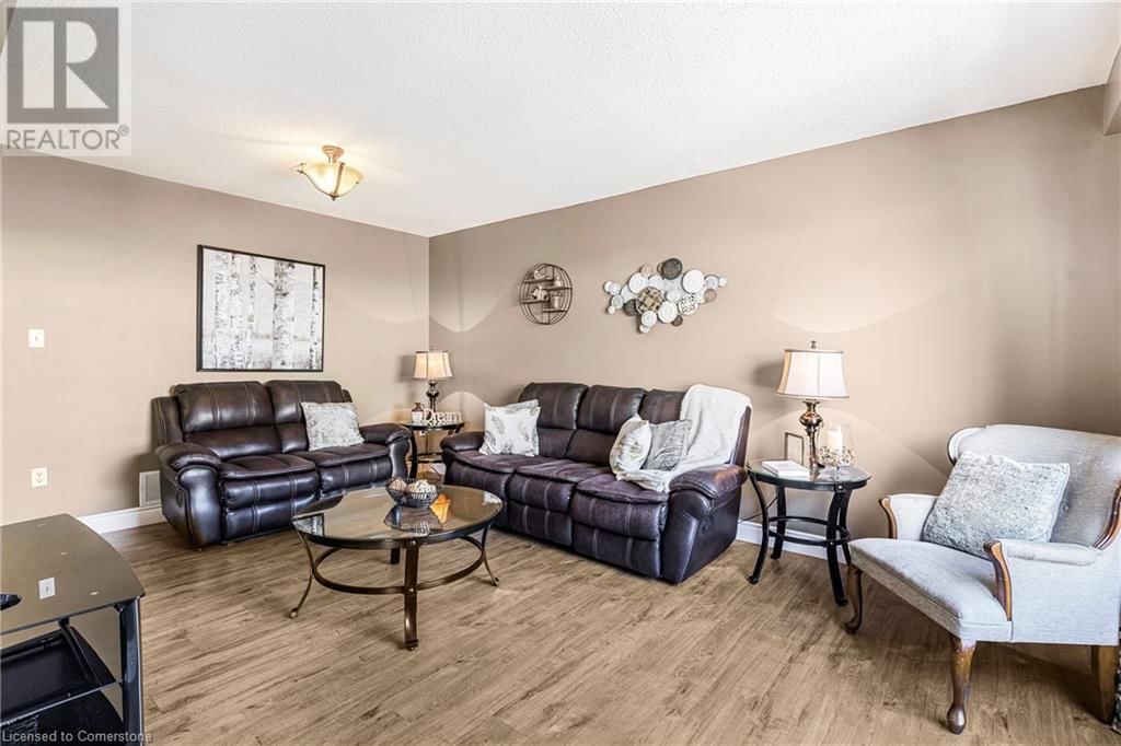 40 - 104 FRANCES AVENUE UNIT 40 Image 12