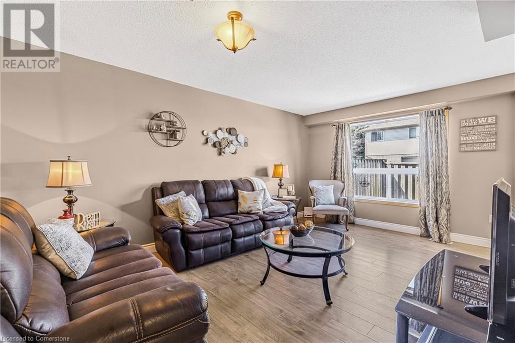 40 - 104 FRANCES AVENUE UNIT 40 Image 13