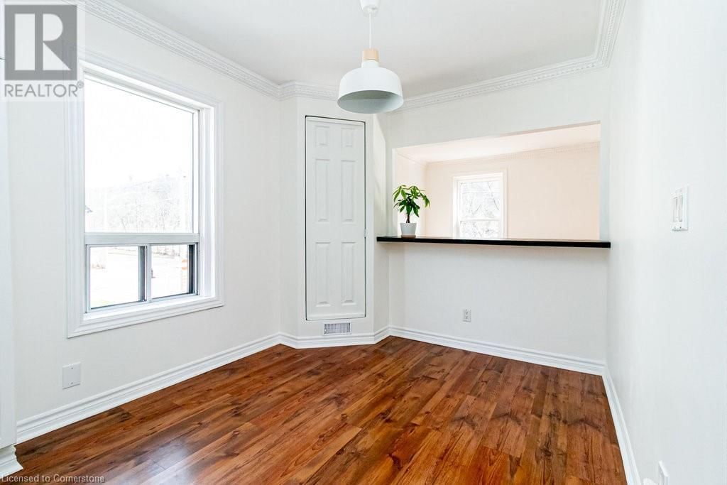 235 YOUNG STREET Image 28