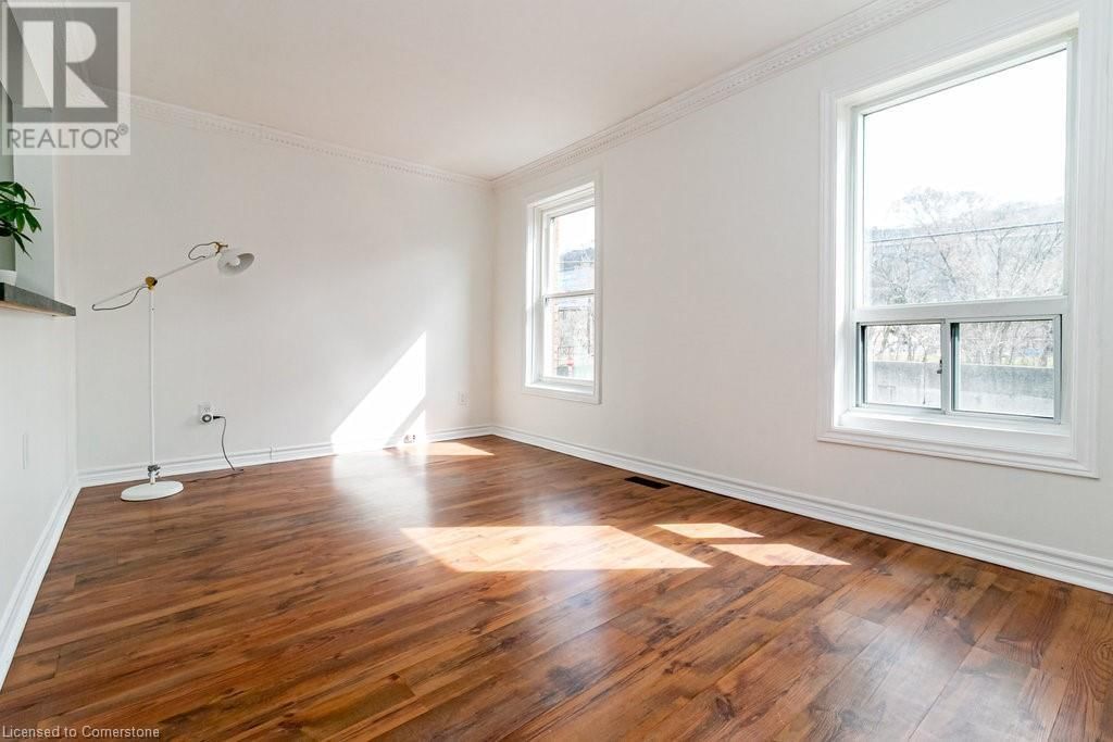 235 YOUNG STREET Image 29